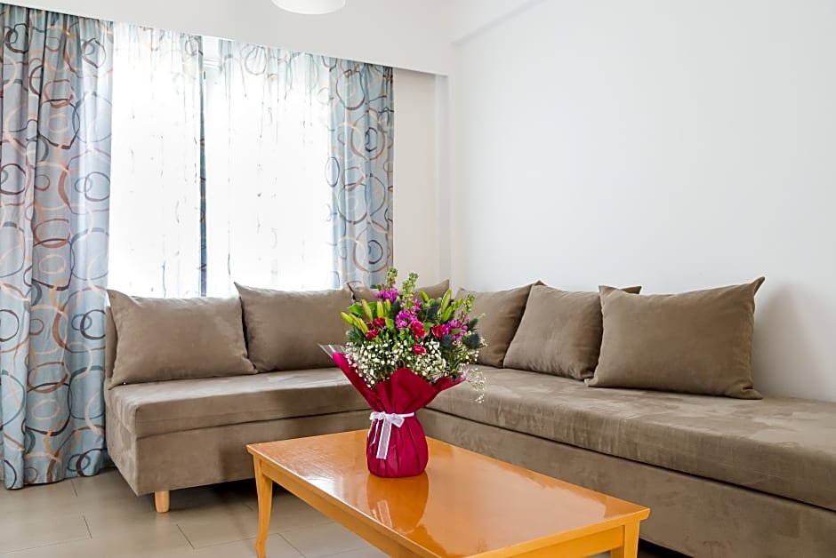 Фото Helios Bay Hotel and Suites