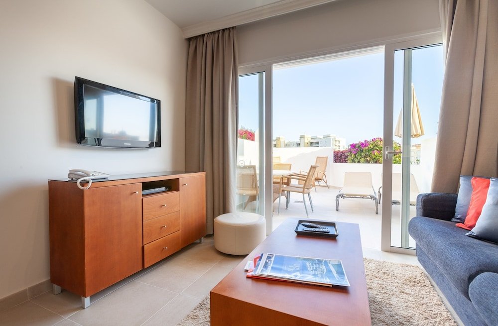 Фото Wyndham Residences Tenerife Golf del Sur