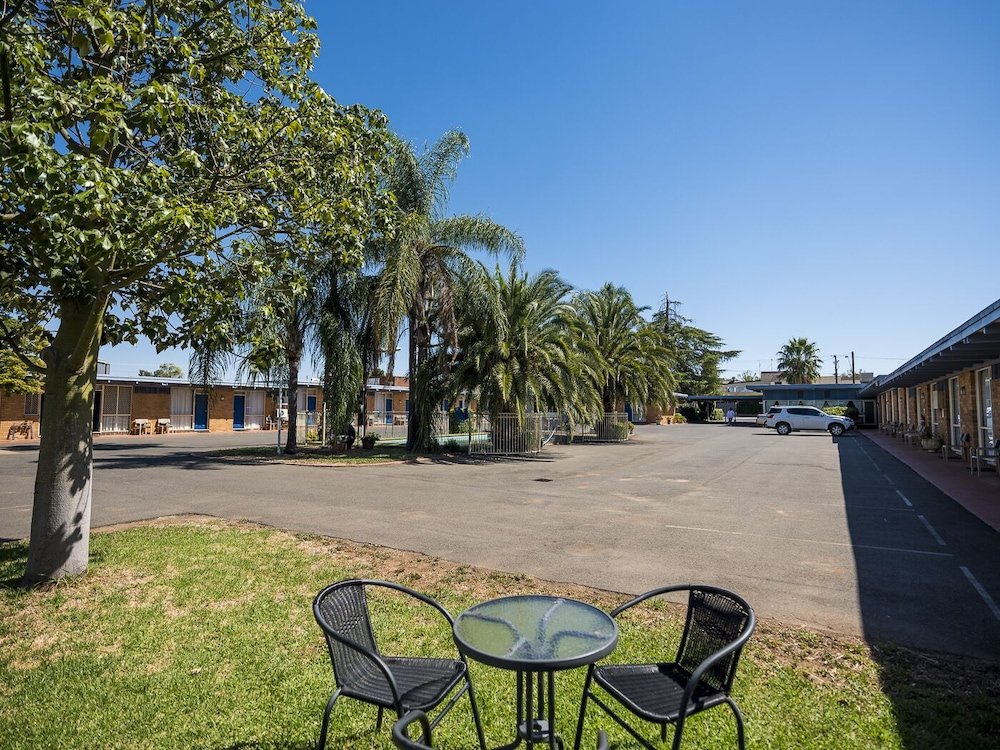 Фото Plainsman Motel