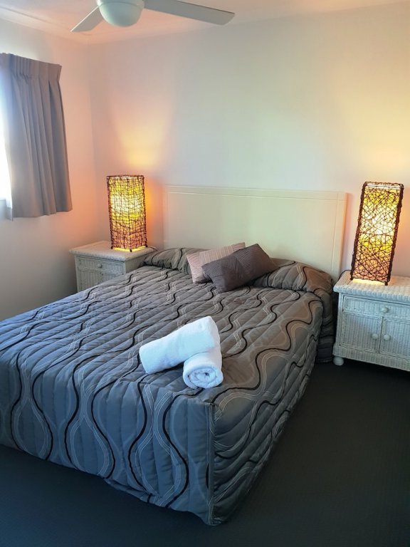 Фото Surfers Beach Resort 2