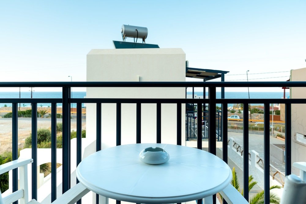 Фото Okirroi Villas