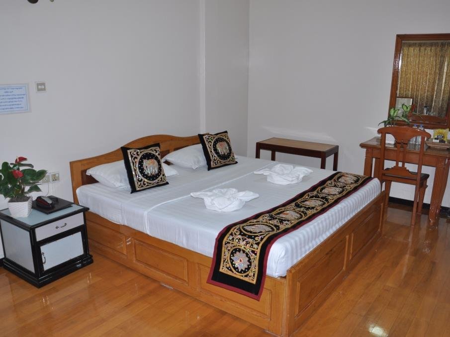 Фото Golden City Crown Hotel