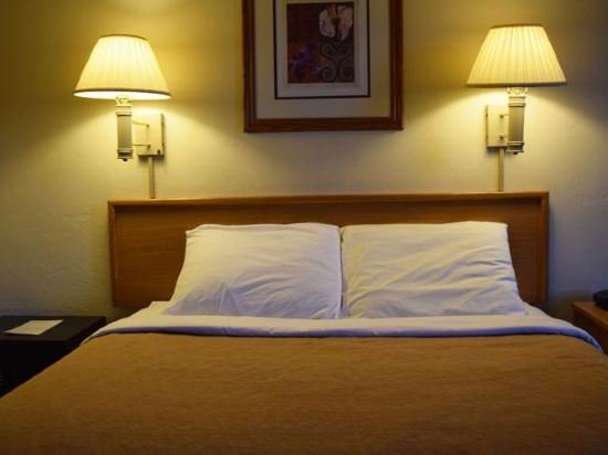 Фото Red Lion Inn & Suites Federal Way