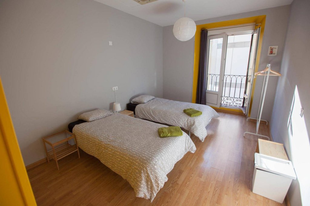 Фото Onefam Sungate Hostel Madrid