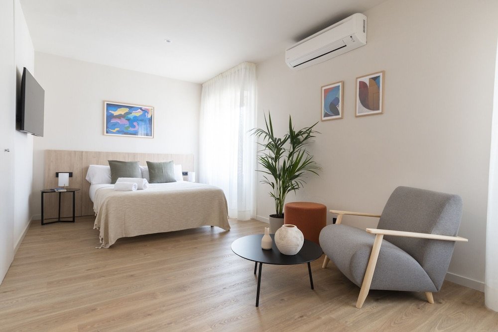 Фото Hotel Room Mate Laura