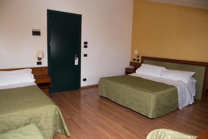 Фото Hotel Montreal