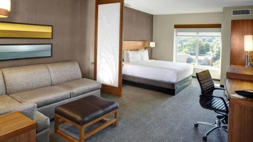 Фото Hyatt Place Mount Pleasant Towne Centre