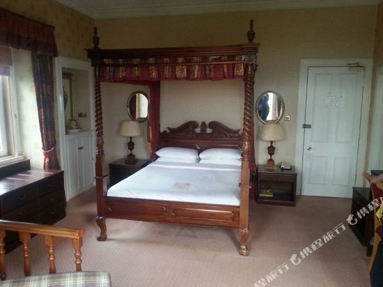 Фото The Old Manor House Hotel