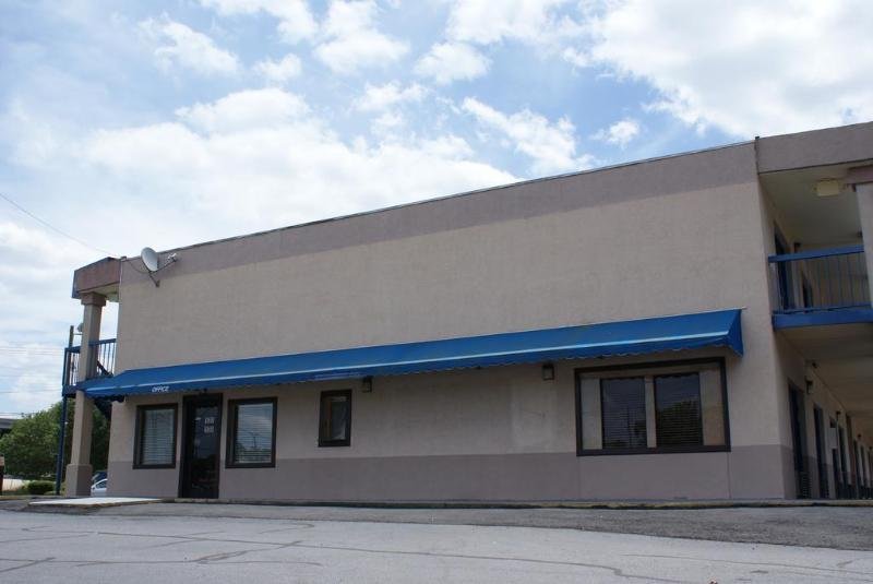 Фото Americas Best Value Inn Ft. Jackson