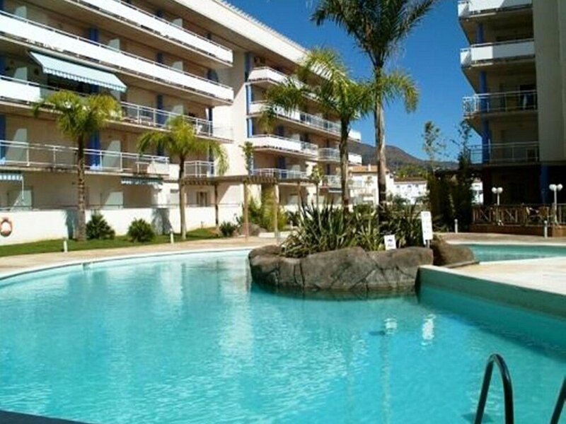 Жильё посуточно Apartment Complex With Communal Pool In Santa Margarita
