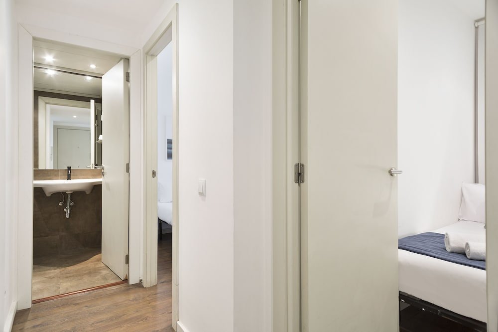 Фото Uma Suites Barceloneta Beach