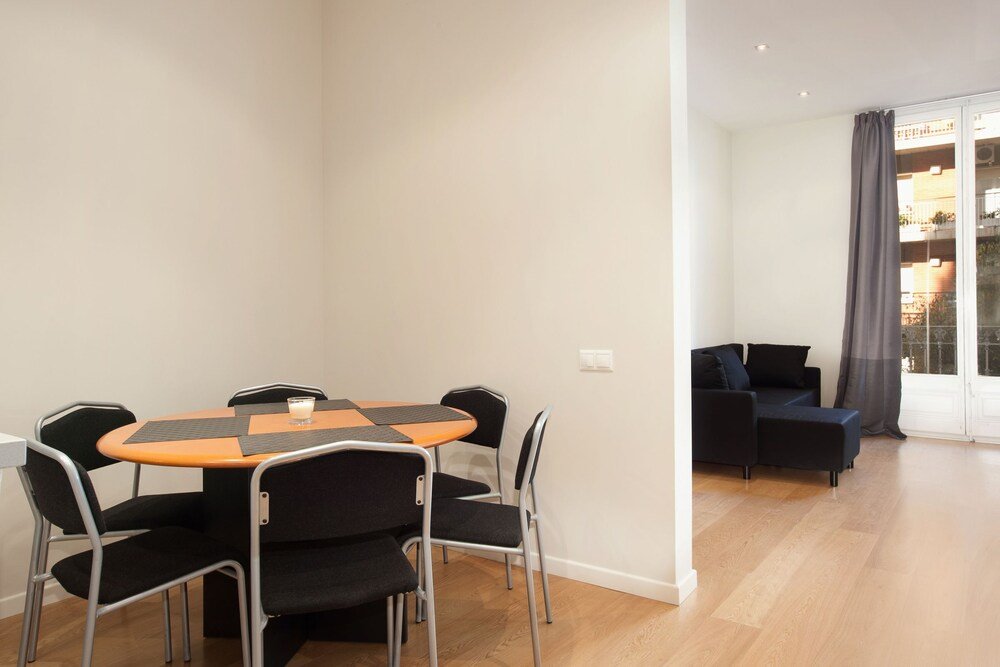 Фото Modern Center Apartments