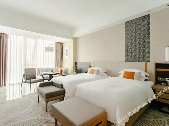 Фото Rainbird International Hotel