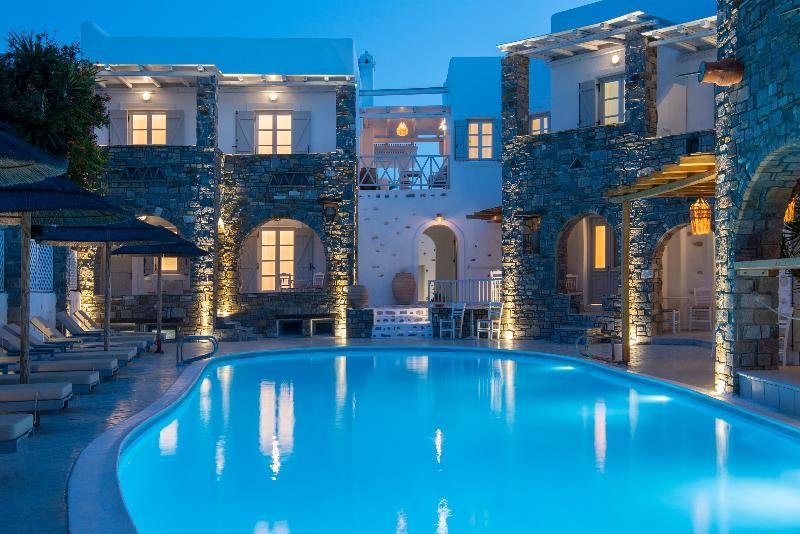 Фото Zefi Hotel & Suites