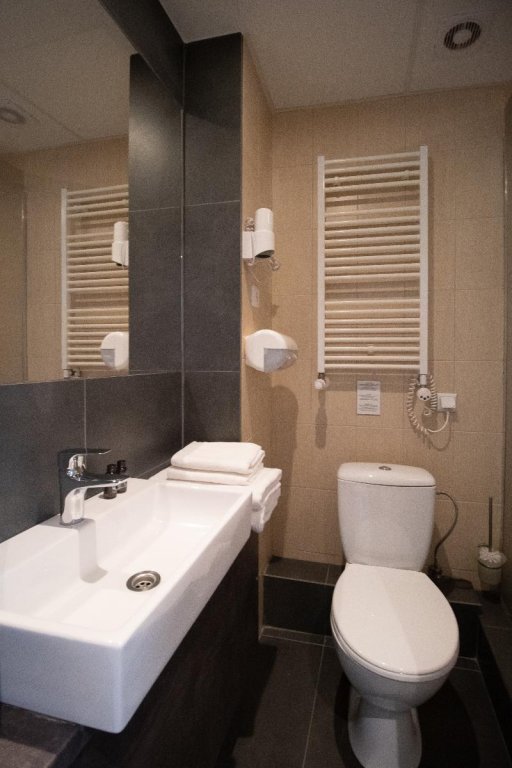 Фото Corner Hotel