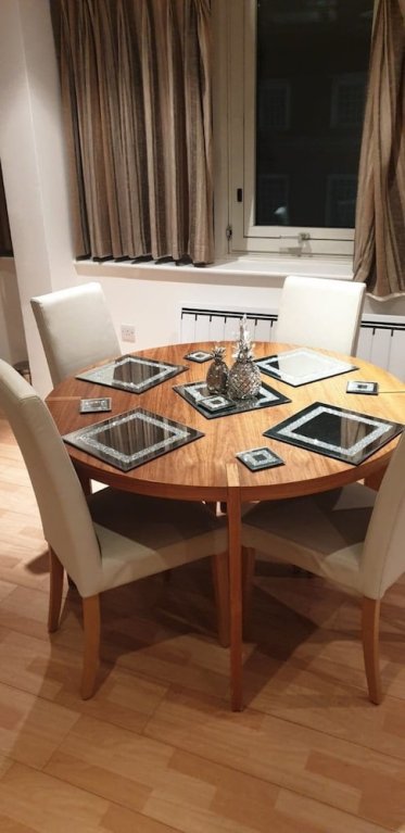 Фото Aircondition 2 Beds 2 Baths Victoria Station