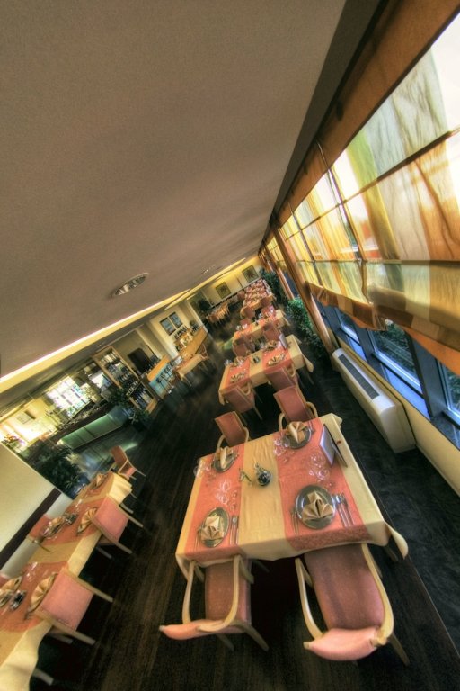 Фото Hotel Lav Vukovar