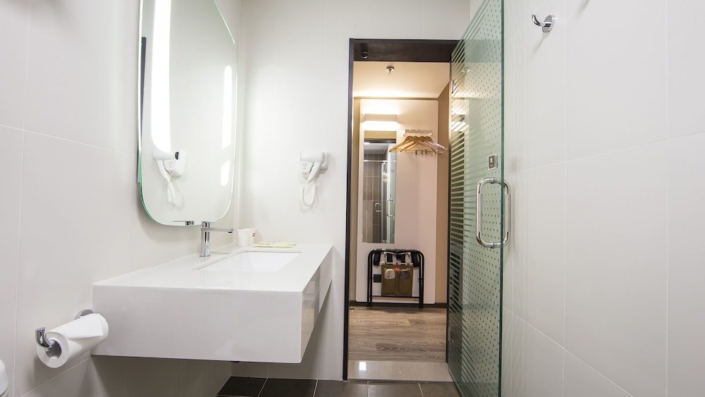 Фото Ibis Beijing Tiantandongmen Metro Station Hotel