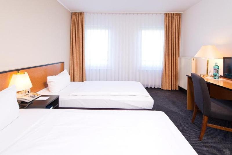 Фото Отель Coffee Fellows Frankfurt-Airport