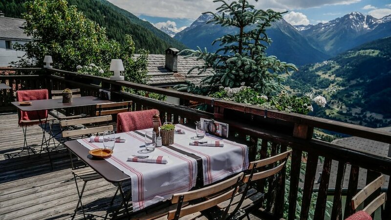 Гостиница Hotel Le Grand Chalet Favre