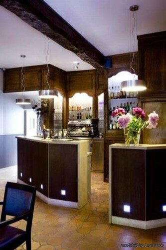Гостиница Hôtel Aux Vieux Remparts, The Originals Relais в Провене