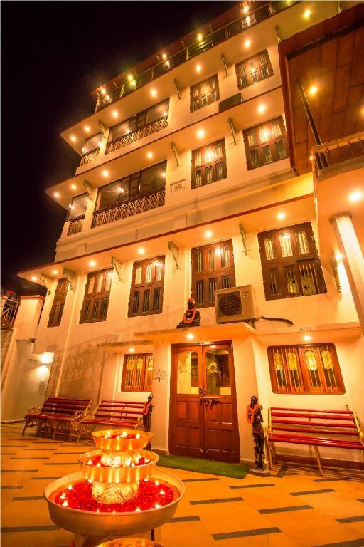 Гостиница Hotel East View в Варанаси