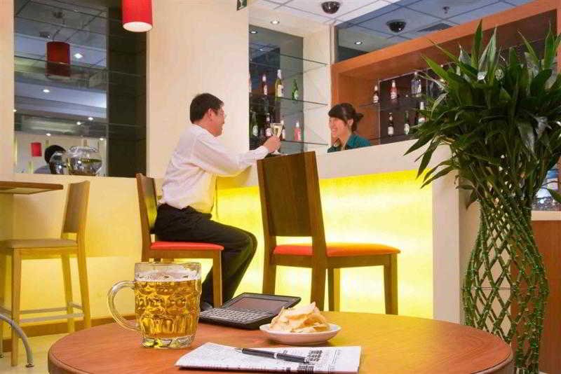 Фото Atour Hotel (Changshu Wanda Plaza Changjiang Road)