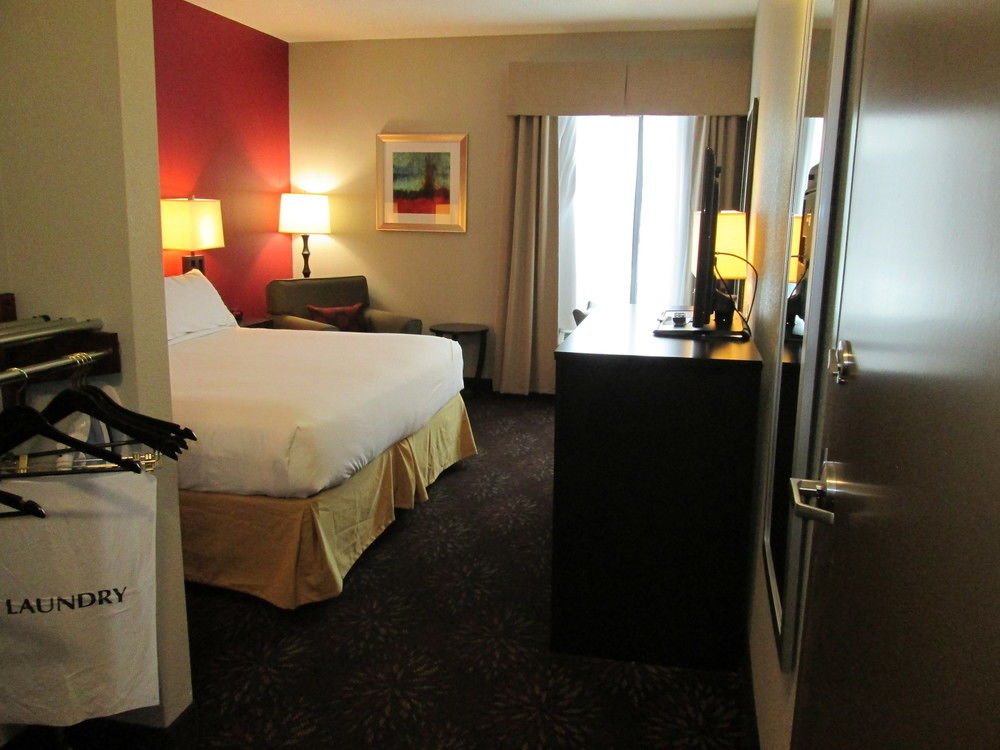 Фото Holiday Inn Express Cloverdale - Greencastle, an Ihg Hotel