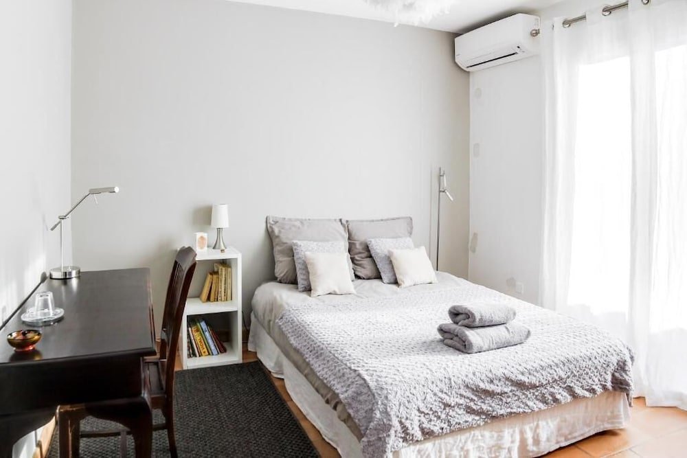 Фото Villa Les Lucioles - Chambre d'Hôtes