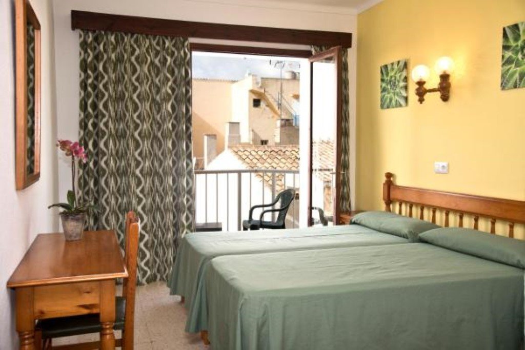 Фото Hostal Cala Ratjada