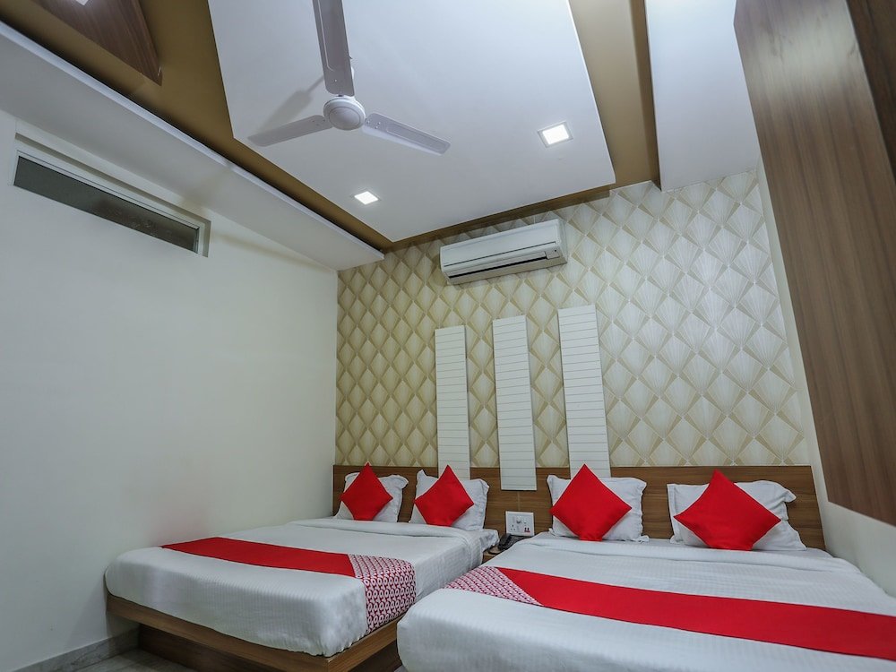 Фото Oyo 16163 Hotel Shri Hari