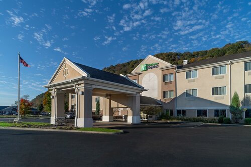 Гостиница Holiday Inn Express & Suites Charleston-Kanawha City by Ihg в Чарлстоне