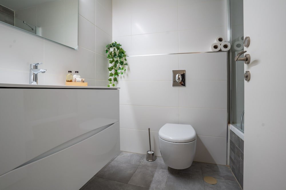 Фото Luxe Apt in Top Tel Aviv Neighborhood