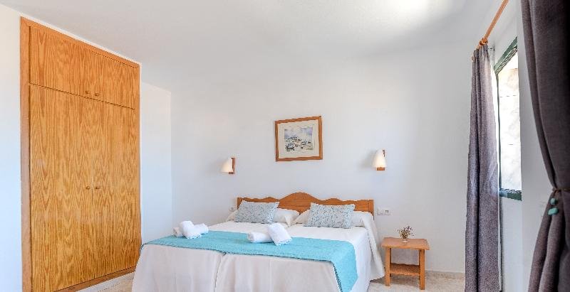 Фото Apartamentos Cabo de Baños by Mij