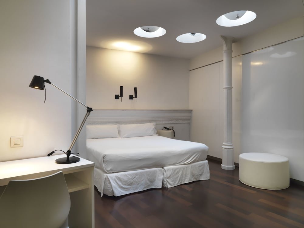 Фото Chic & Basic Born Boutique Hotel