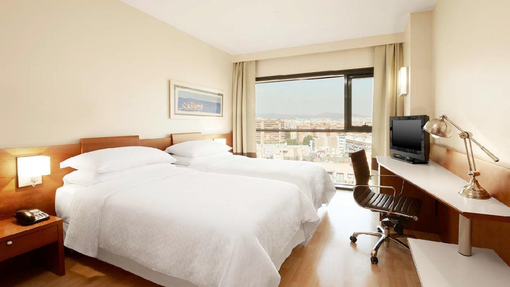 Фото Four Points by Sheraton Barcelona Diagonal