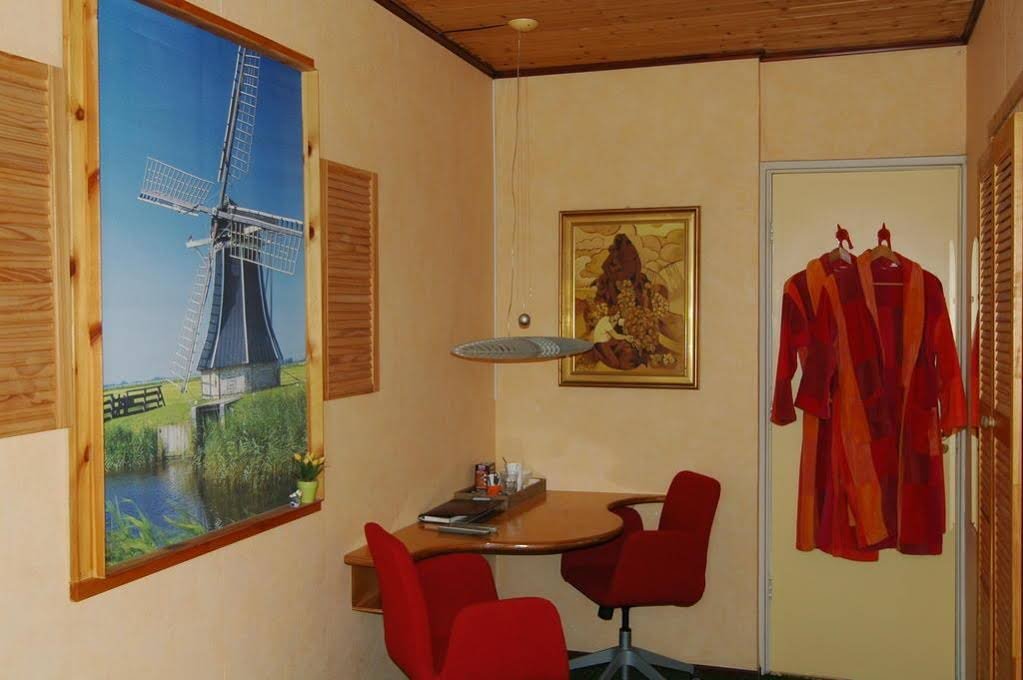 Фото Bed And Breakfast Tulip Gallery