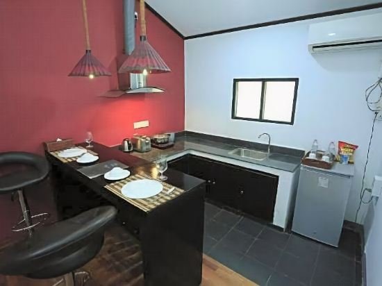 Фото Wh Hotel & Service Apartment