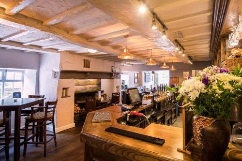 Фото White Lion Royal Hotel