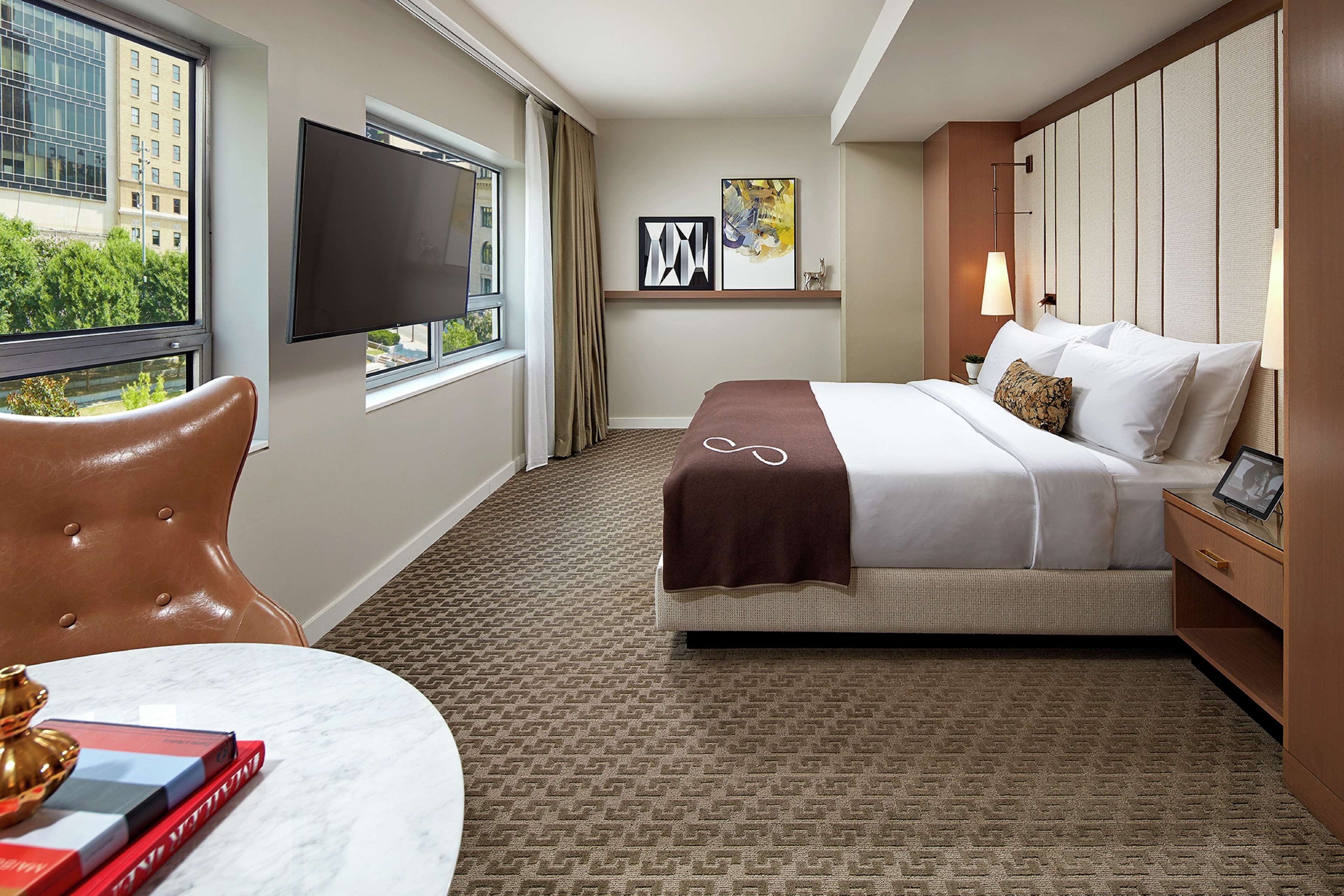 Фото The Statler Dallas Curio Collection by Hilton