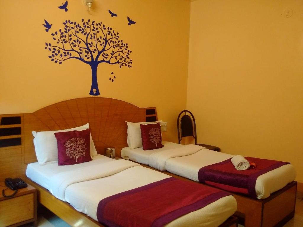 Фото Hotel Suraj Lodge