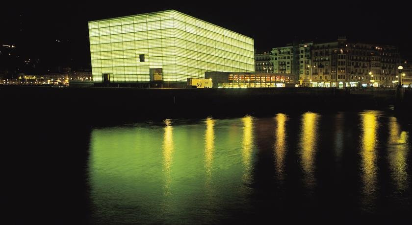 Фото Villa de Ermua Hotel