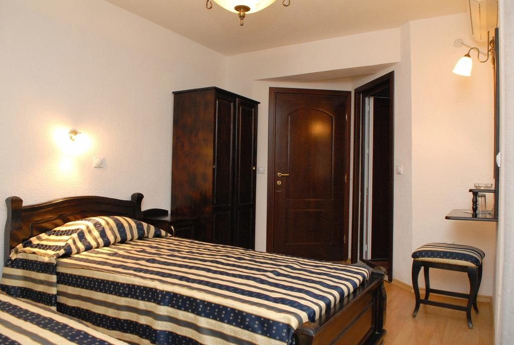 Фото Hotel Bolyarka