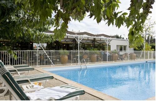 Внешний вид отеля Ibis Styles Avignon Sud в Авиньоне, фото 2
