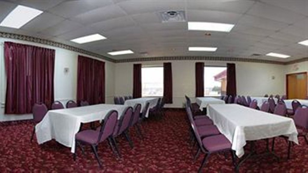 Фото Econo Lodge Truman Inn