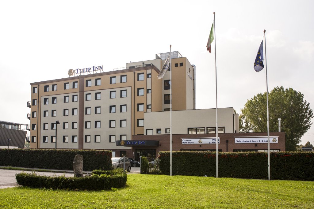 Фото Tulip Inn Padova