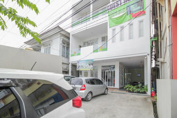 Hotel Airy Damai Mt Haryono 31 Balikpapan, Balikpapan, photo