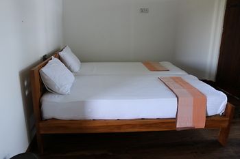 Фото Serene Park Hotel