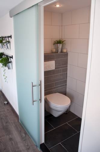 Фото Minties, Floating Bed EN Breakfast