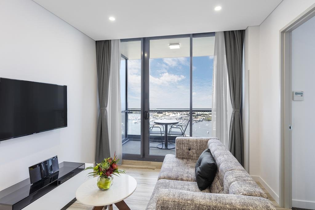 Фото Meriton Serviced Apartments Como Crescent Southport